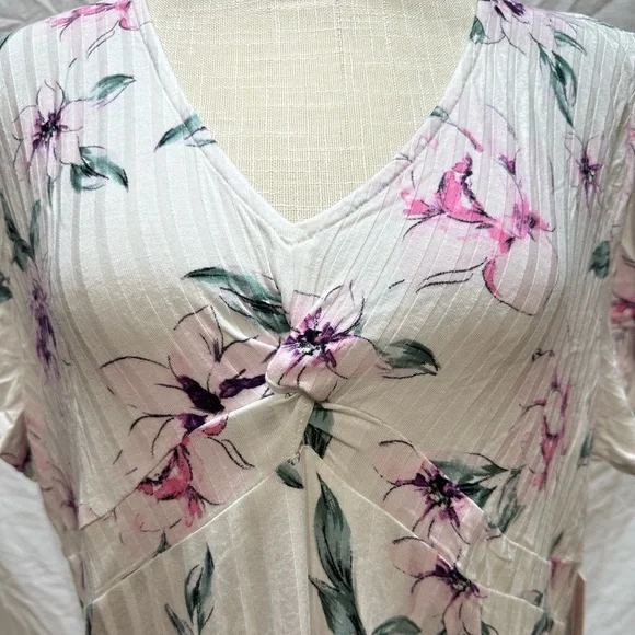 NWT Candies White and Pink Floral Blouse Size XXL - Picture 2 of 8